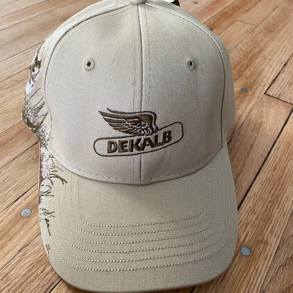 NWT DEKALB Wildlife Series Adjustable Cap | Dri-Duck